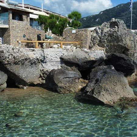 Black Rocks Family, Luxury Seafront Beach Maisonette Agios Gordios  Ngoại thất bức ảnh