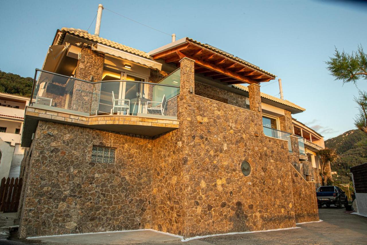 Black Rocks Family, Luxury Seafront Beach Maisonette Agios Gordios  Ngoại thất bức ảnh