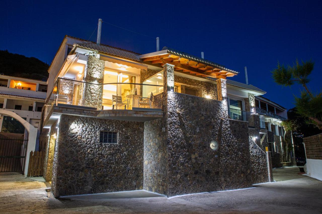 Black Rocks Family, Luxury Seafront Beach Maisonette Agios Gordios  Ngoại thất bức ảnh