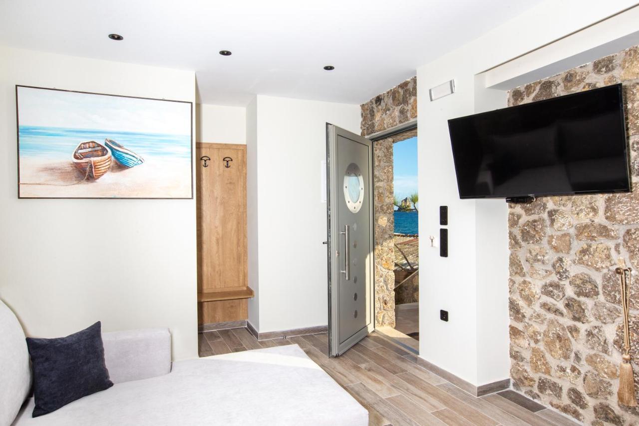 Black Rocks Family, Luxury Seafront Beach Maisonette Agios Gordios  Ngoại thất bức ảnh