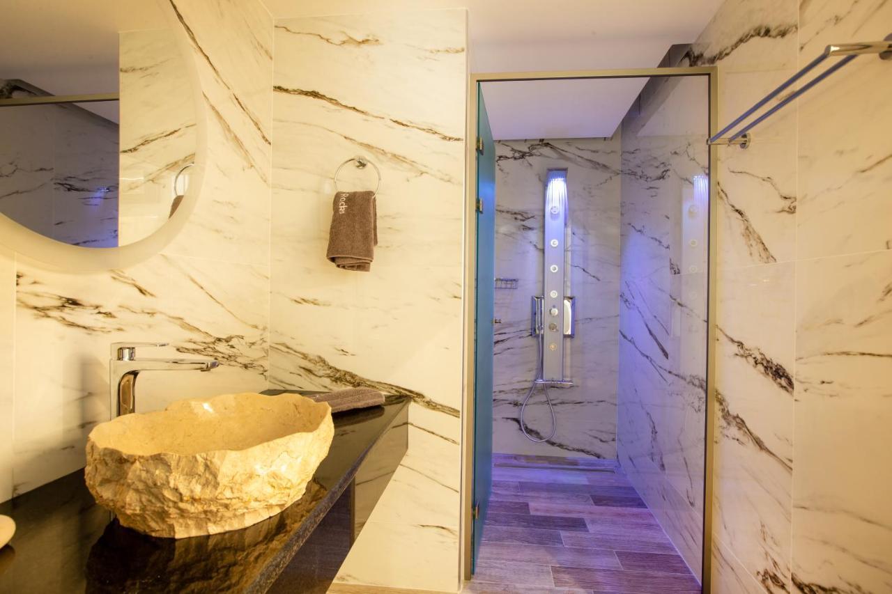 Black Rocks Family, Luxury Seafront Beach Maisonette Agios Gordios  Ngoại thất bức ảnh
